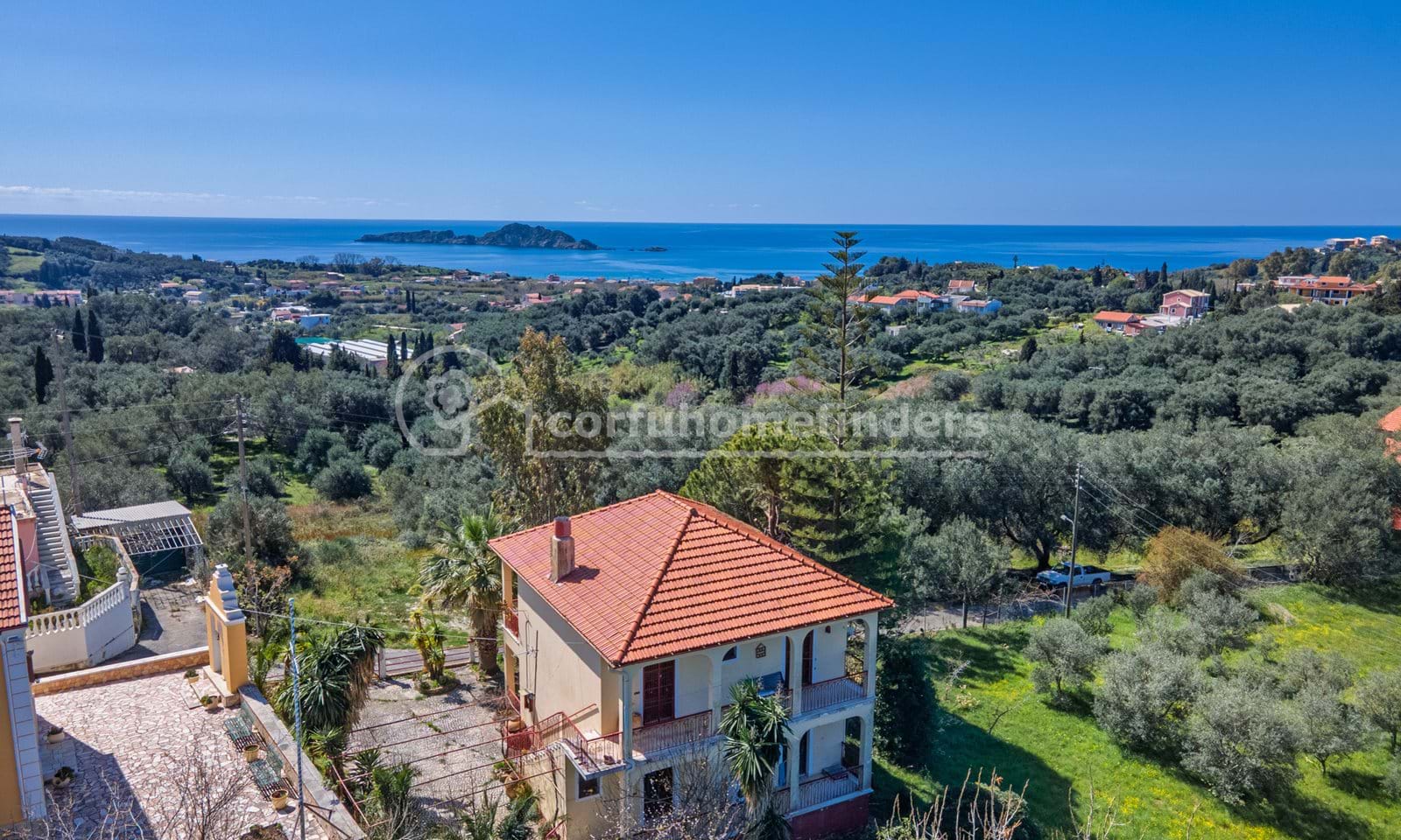Listing photograph 2 of 15 of the house in Arilas, published by Corfu Home Finders.