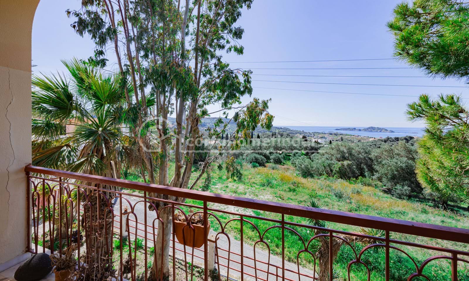 Listing photograph 13 of 15 of the house in Arilas, published by Corfu Home Finders.