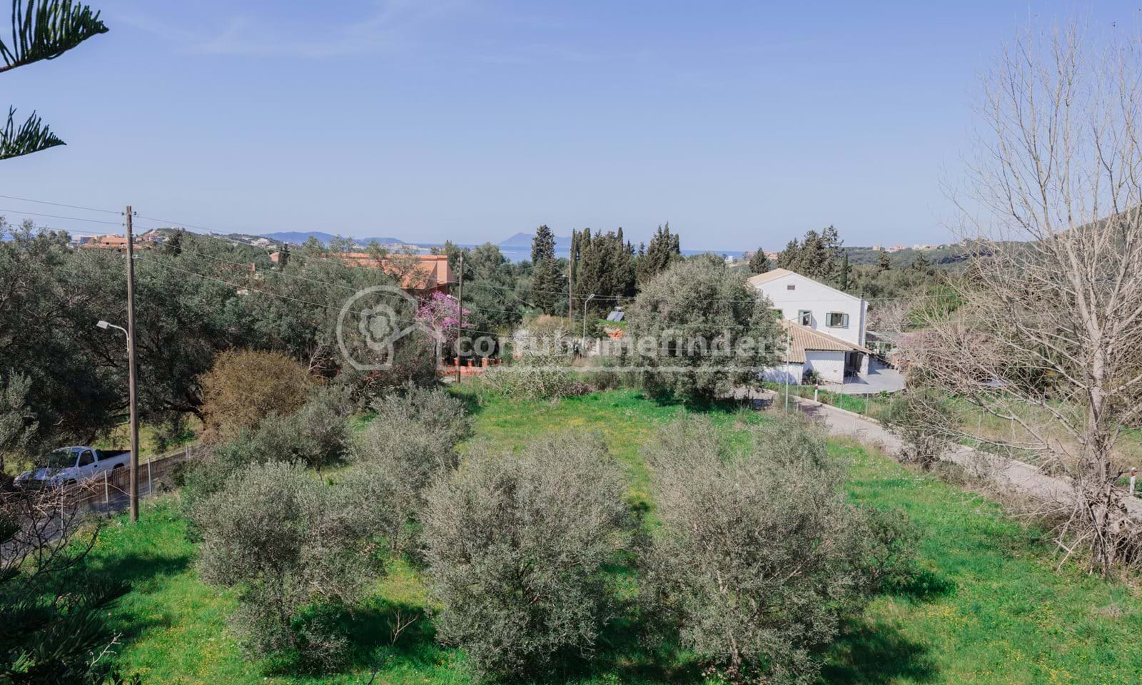 Listing photograph 14 of 15 of the house in Arilas, published by Corfu Home Finders.