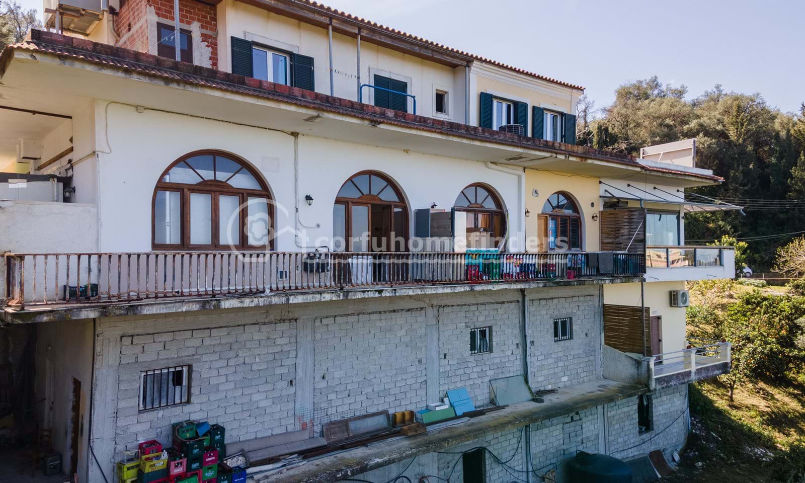 Listing photograph 13 of 15 of the house in Karousades, published by Corfu Home Finders.