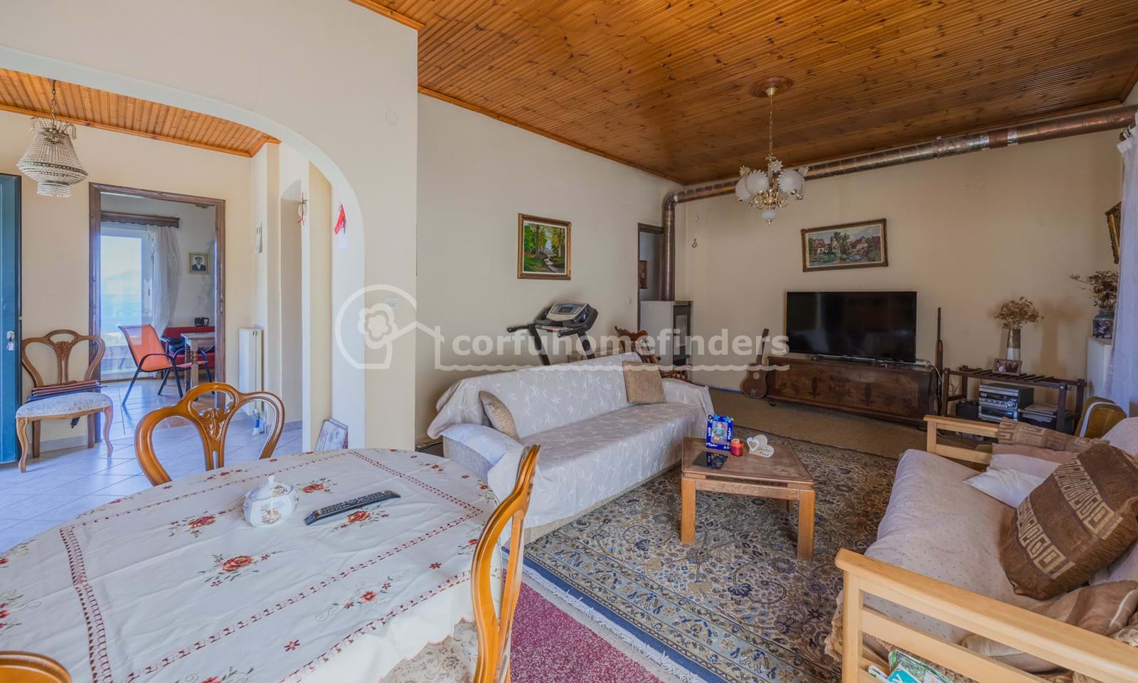 Listing photograph 5 of 15 of the house in Karousades, published by Corfu Home Finders.