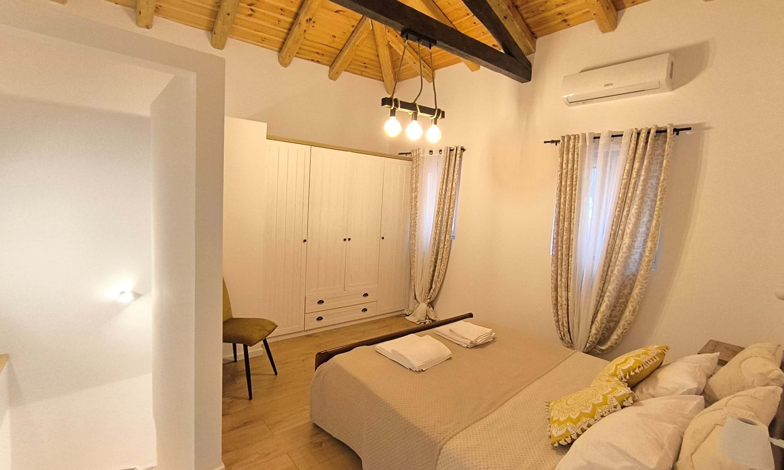 Listing photograph 5 of 7 of the apartment in Kontokali, published by Corfu Home Finders.