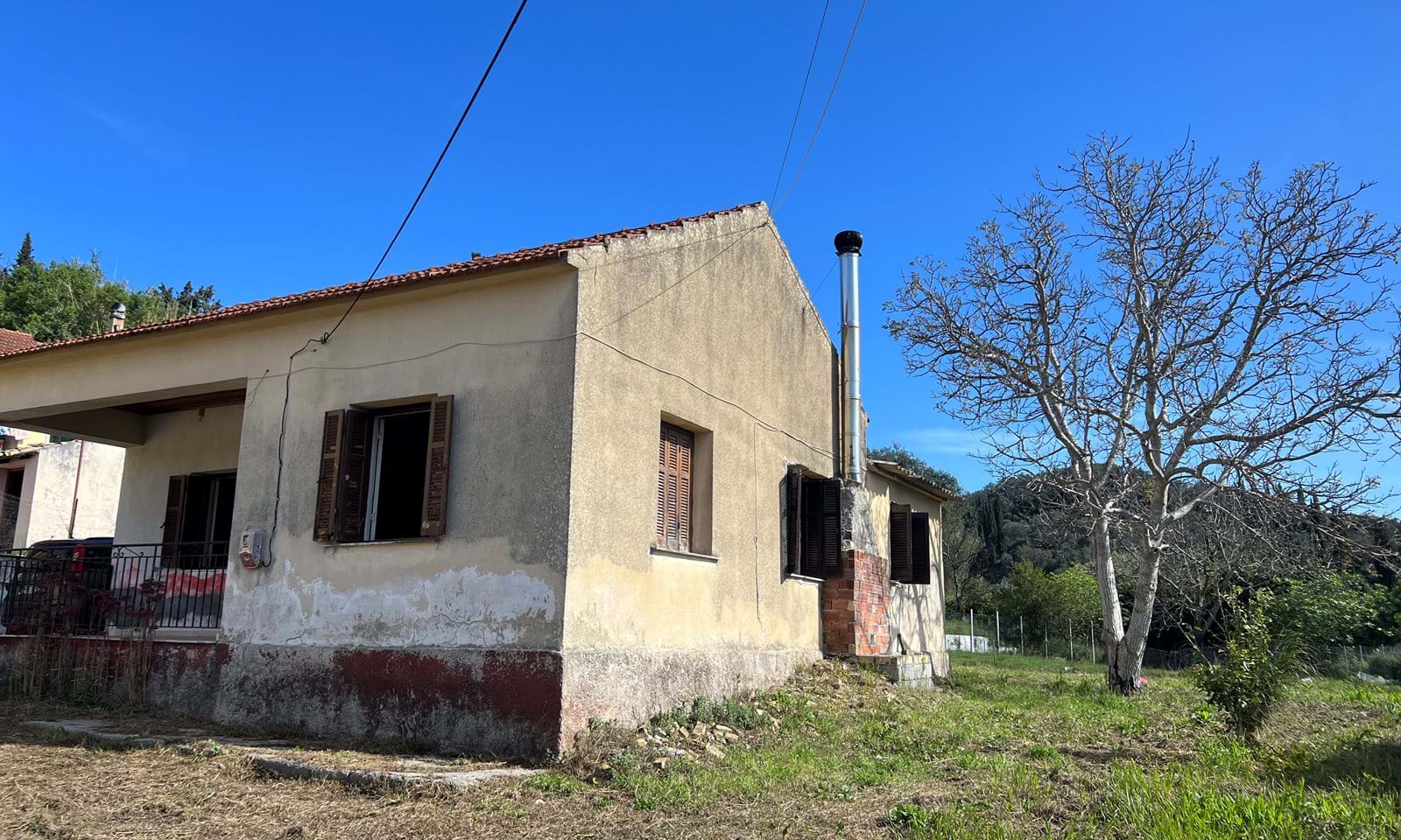 Listing photograph 12 of 15 of the house in Velonades, published by Corfu Home Finders.