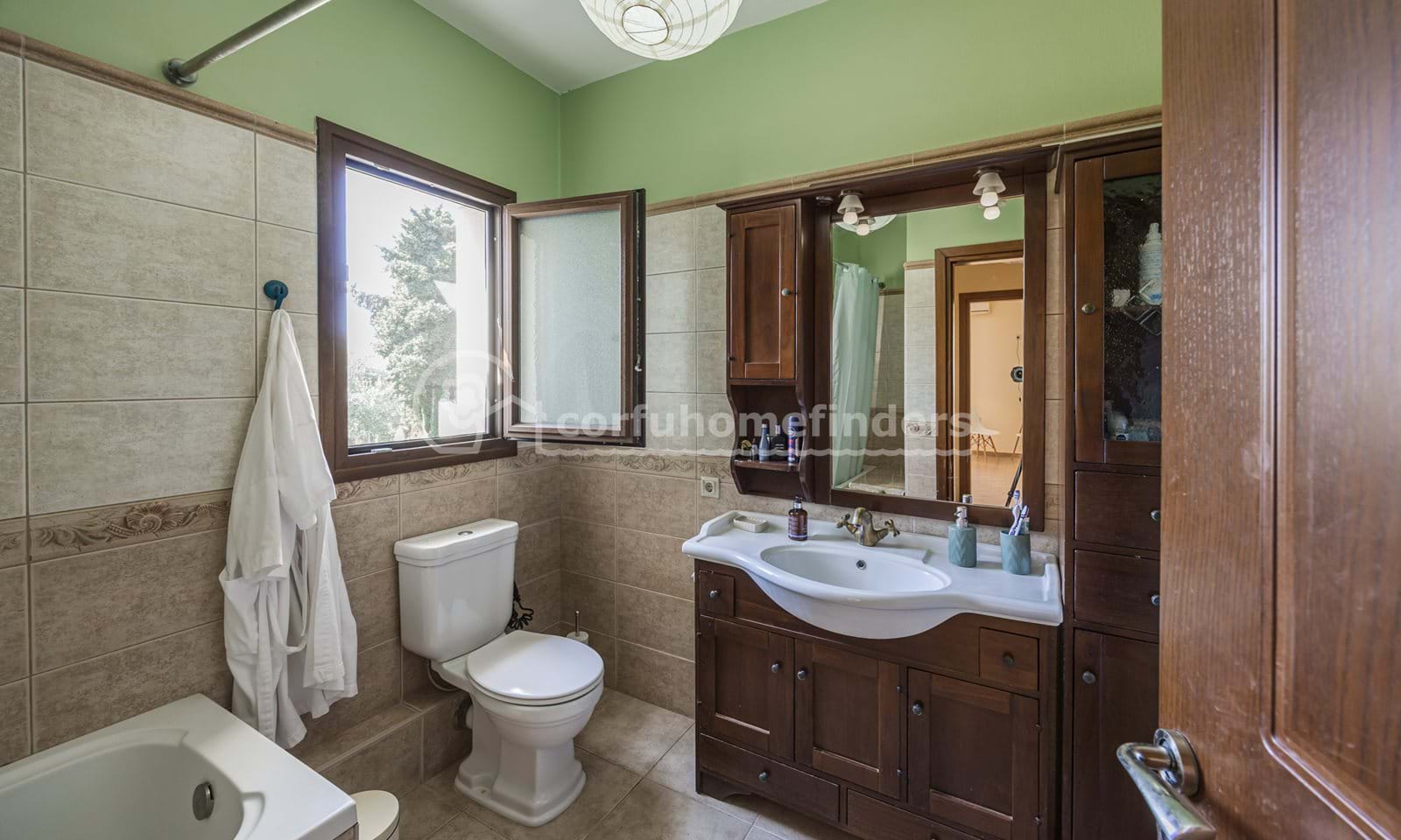 Listing photograph 18 of 19 of the house in Gastouri, published by Corfu Home Finders.