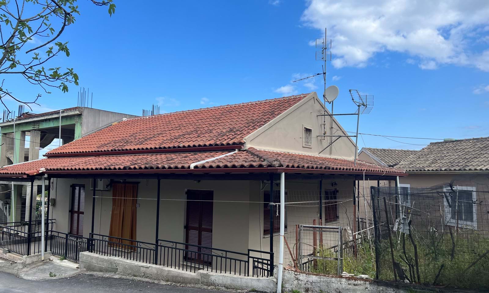 Listing photograph 1 of 18 of the house in Platonas, published by Corfu Home Finders.