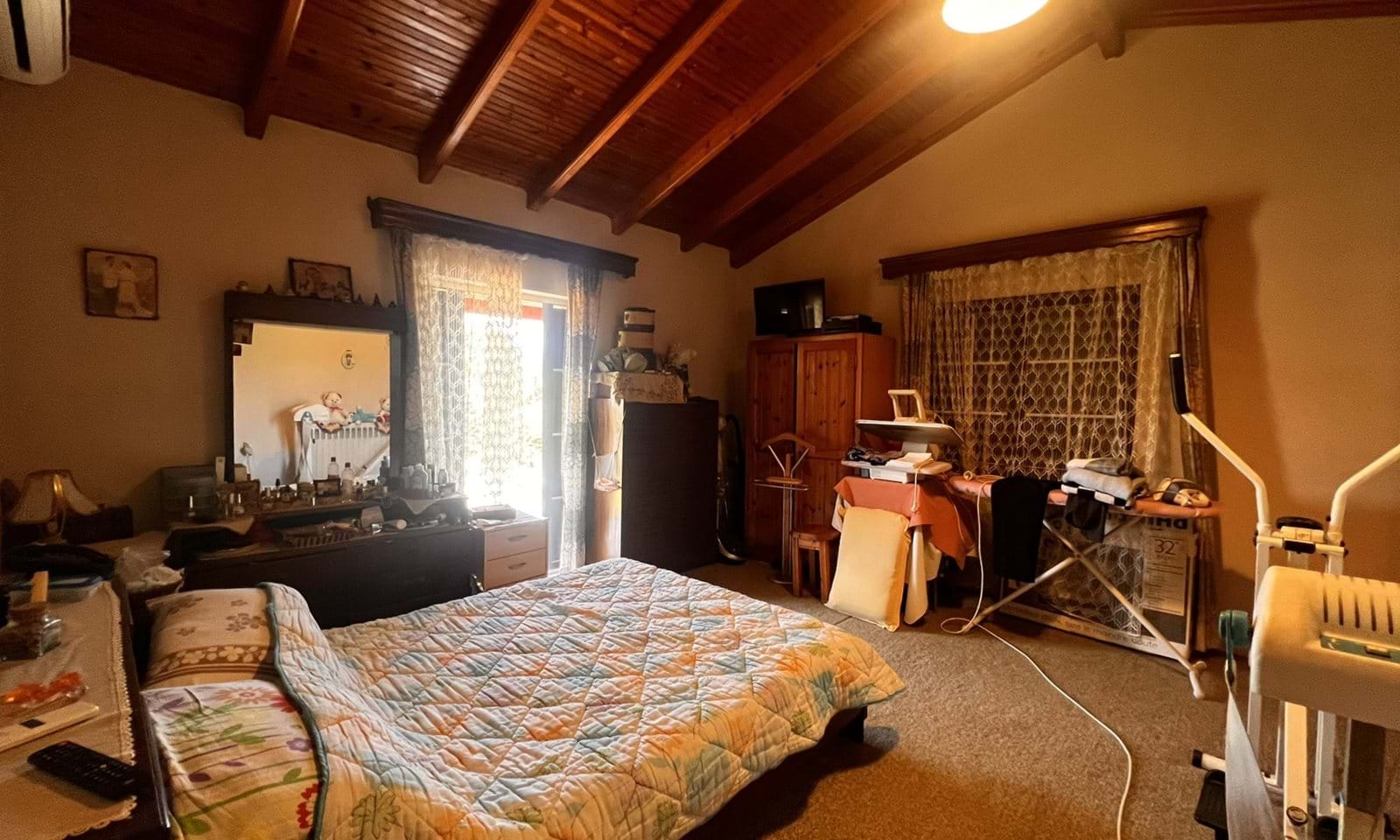Listing photograph 7 of 20 of the apartment in Velonades, published by Corfu Home Finders.