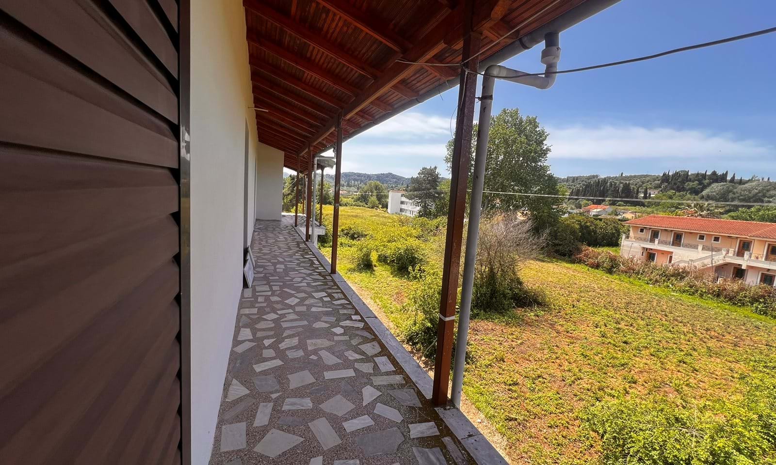 Listing photograph 16 of 20 of the apartment in Velonades, published by Corfu Home Finders.