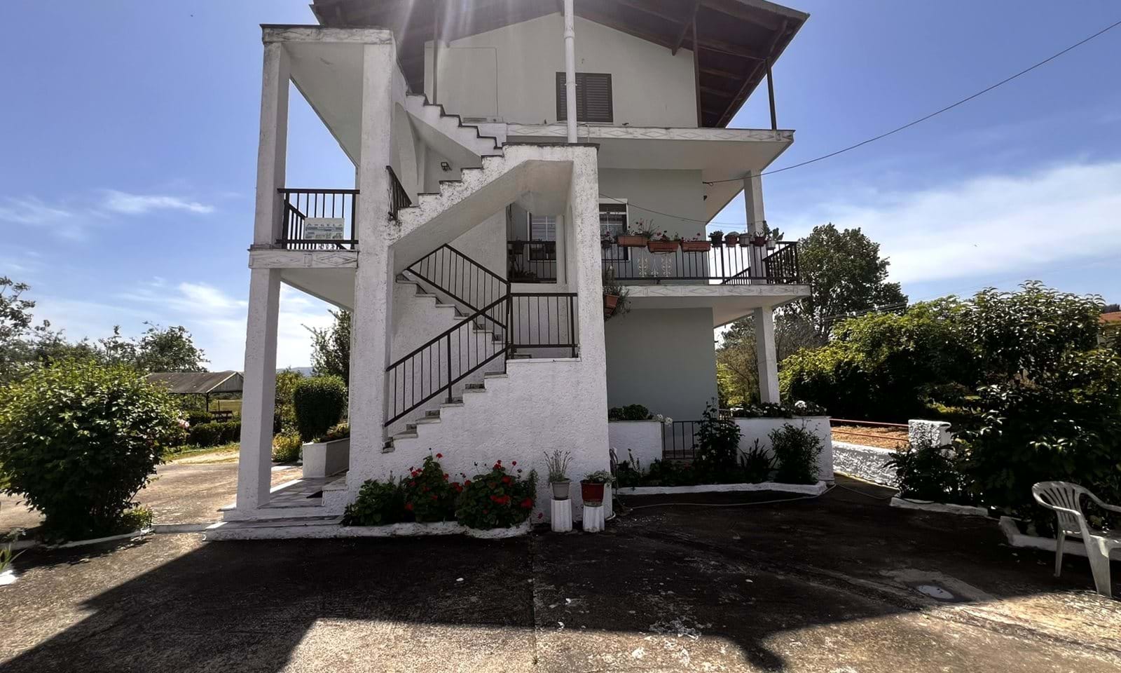 Listing photograph 9 of 20 of the apartment in Velonades, published by Corfu Home Finders.