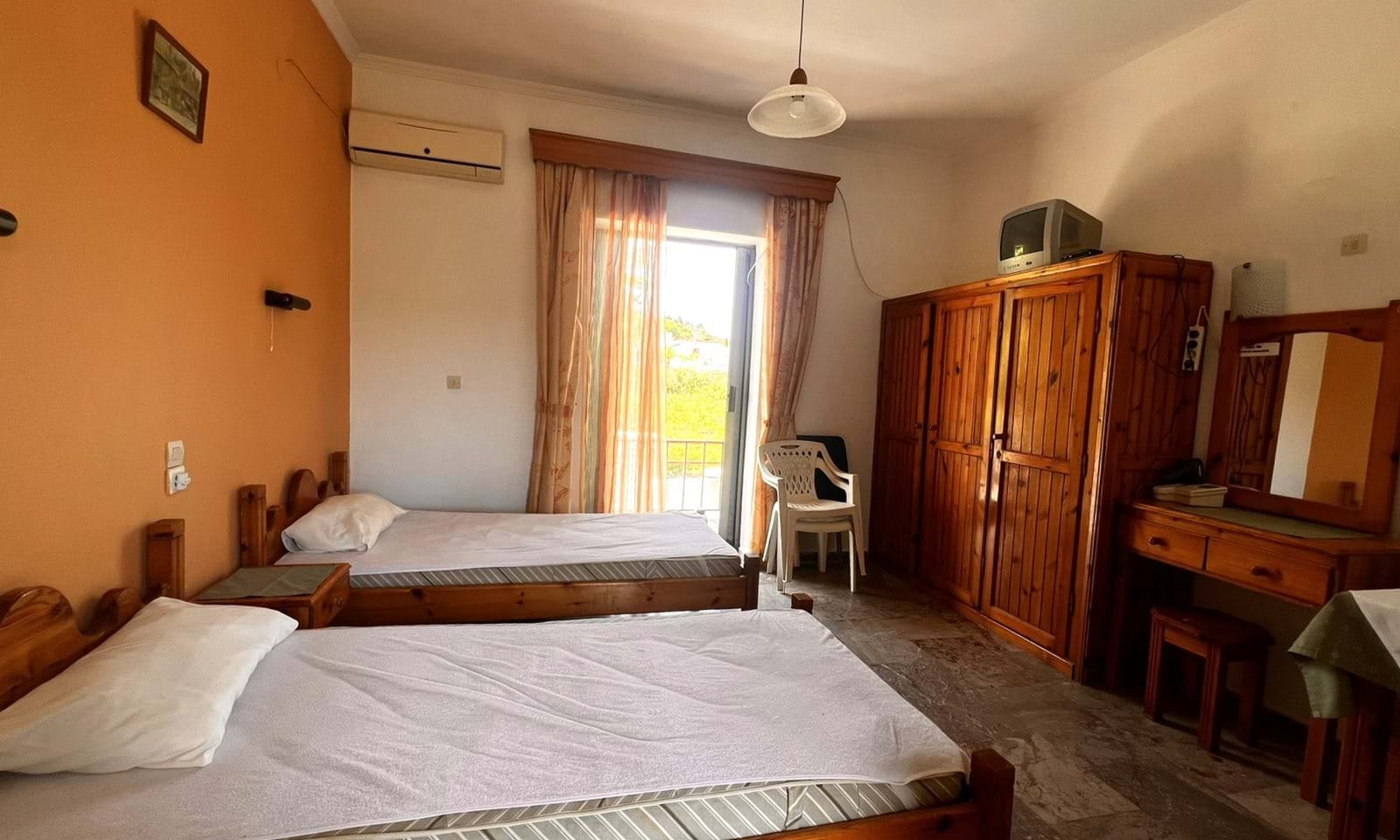 Listing photograph 6 of 20 of the apartment in Velonades, published by Corfu Home Finders.