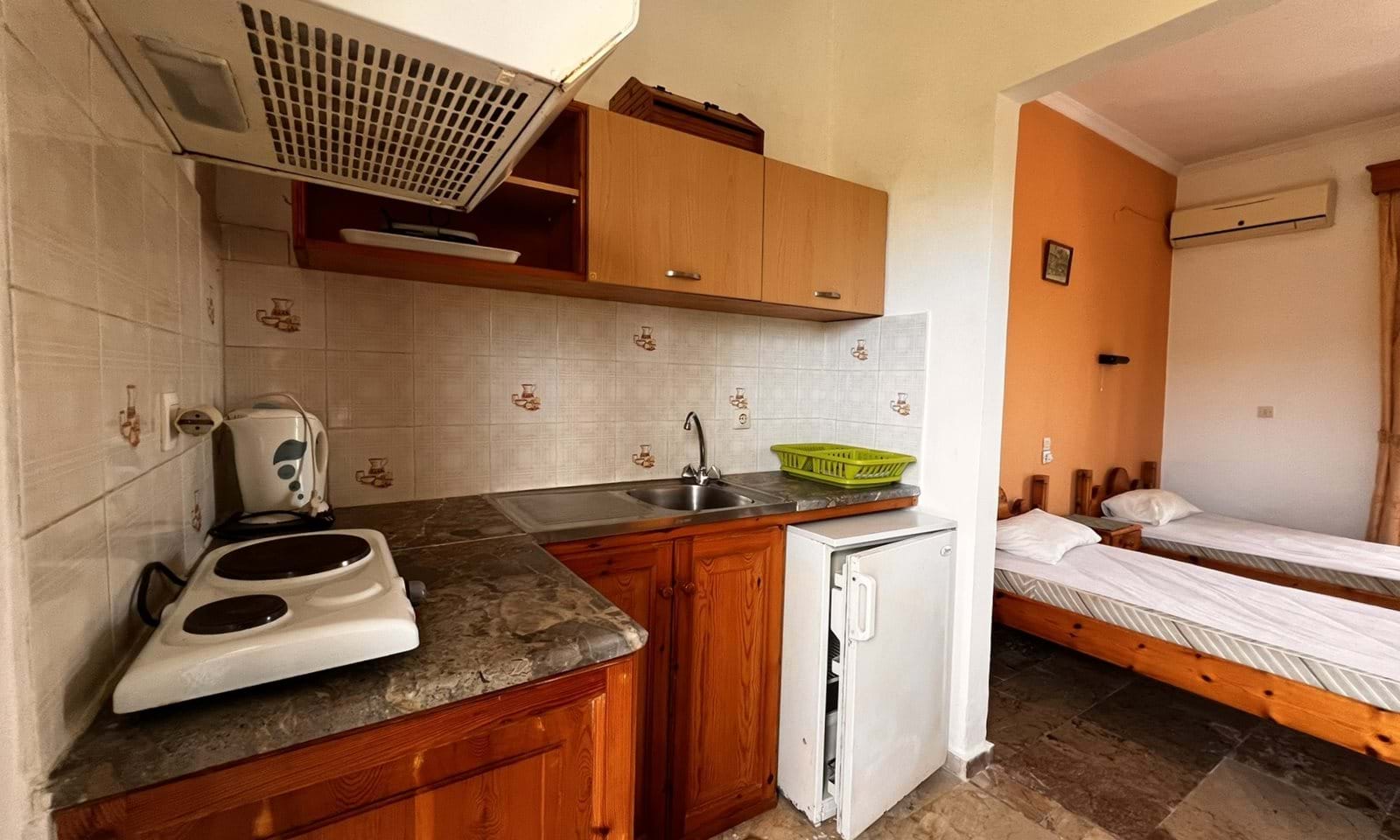 Listing photograph 4 of 20 of the apartment in Velonades, published by Corfu Home Finders.