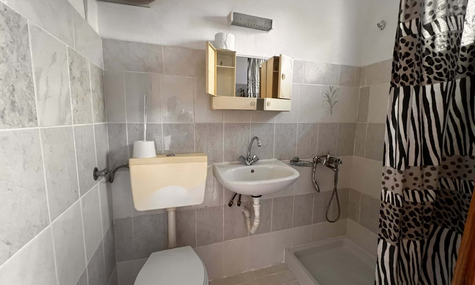 Listing photograph 8 of 20 of the apartment in Velonades, published by Corfu Home Finders.
