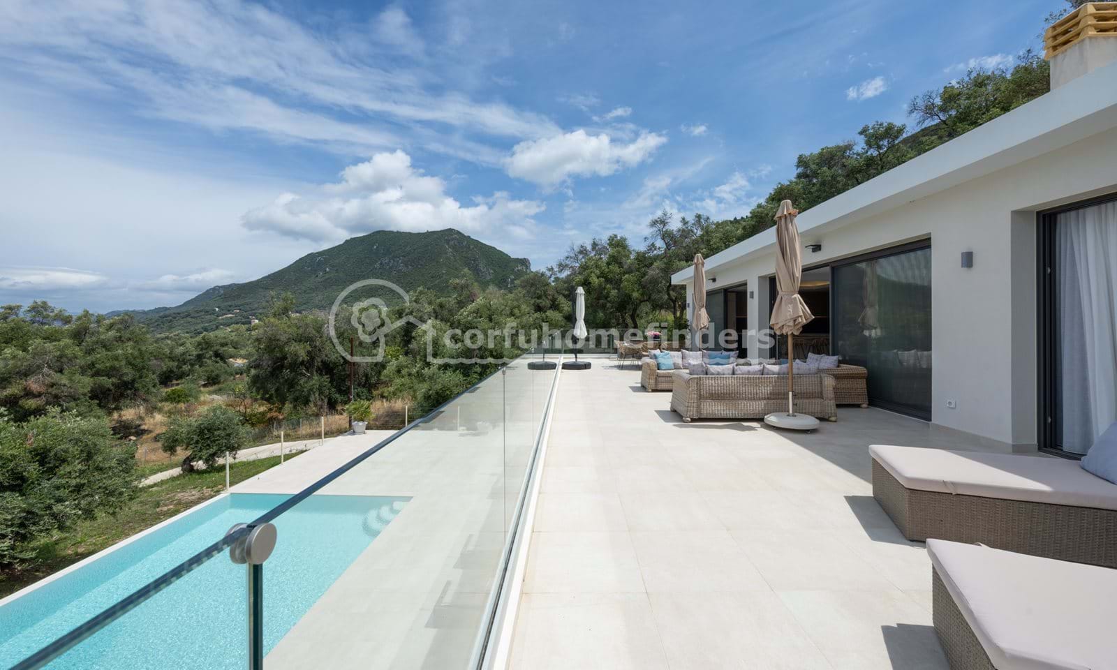 Listing photograph 9 of 28 of the house in Paramonas, published by Corfu Home Finders.