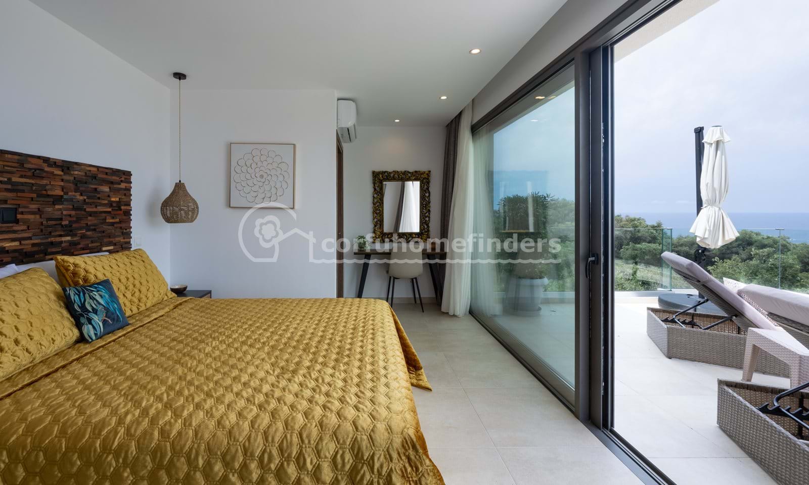 Listing photograph 12 of 28 of the house in Paramonas, published by Corfu Home Finders.