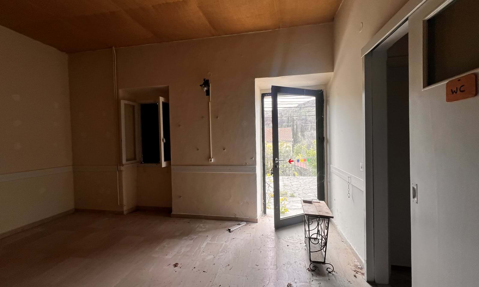 Listing photograph 7 of 10 of the house in Loutses, published by Corfu Home Finders.