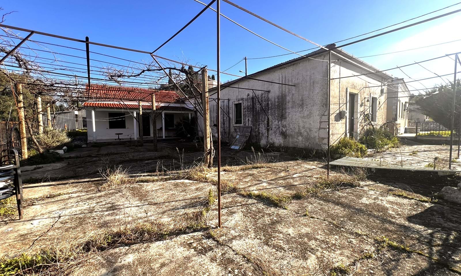 Listing photograph 1 of 10 of the house in Loutses, published by Corfu Home Finders.