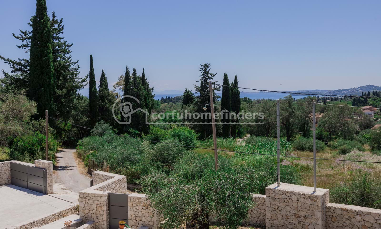 Listing photograph 21 of 27 of the house in Analipsi, published by Corfu Home Finders.