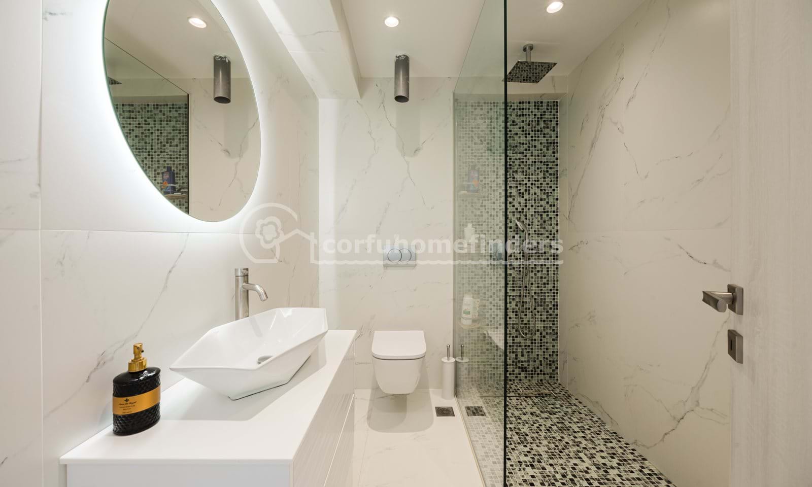 Listing photograph 13 of 27 of the house in Analipsi, published by Corfu Home Finders.