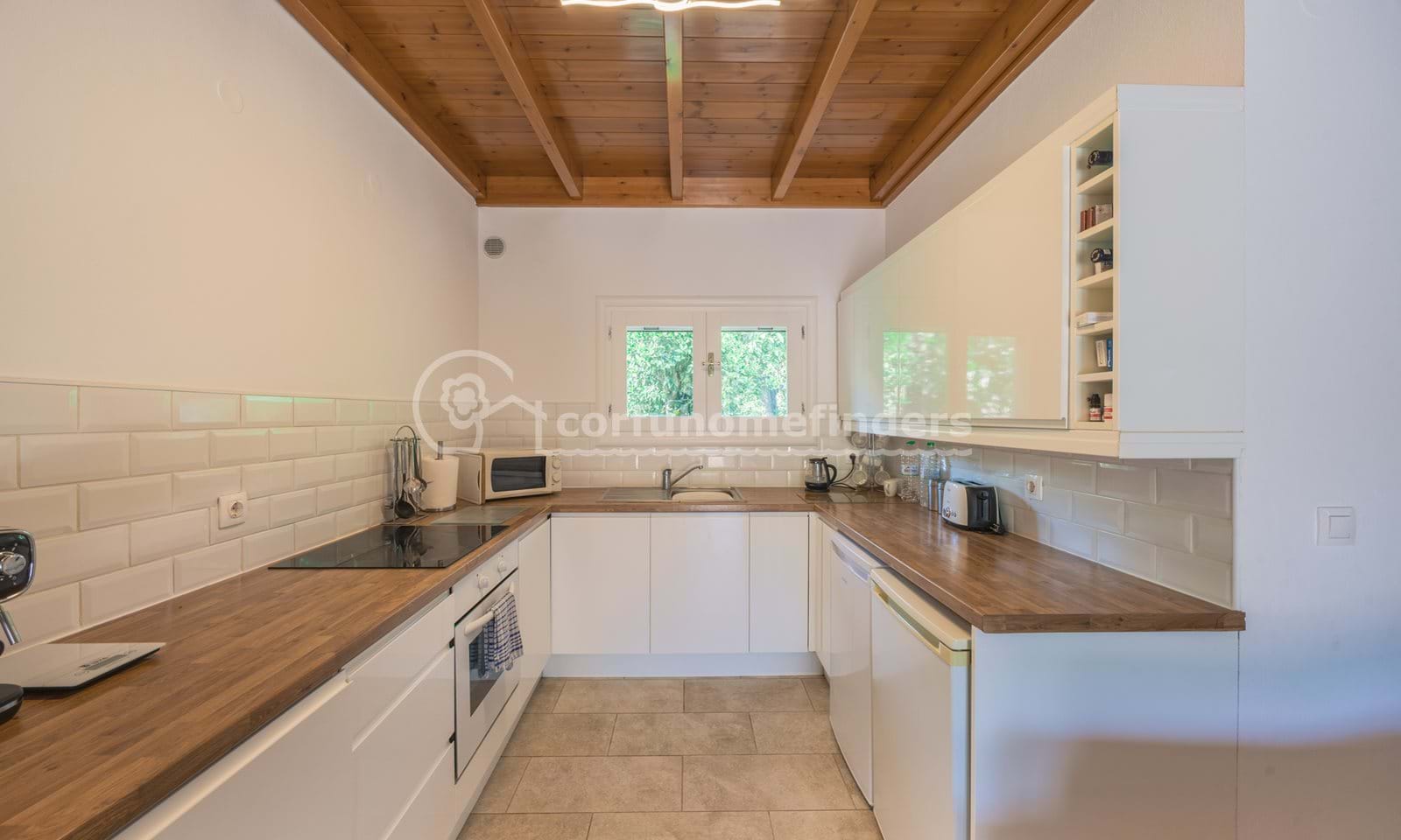 Listing photograph 9 of 19 of the house in Astrakeri, published by Corfu Home Finders.