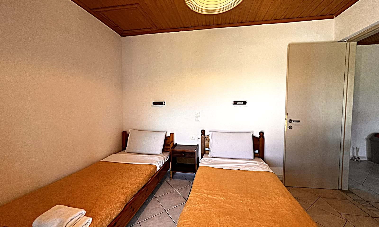 Listing photograph 7 of 12 of the apartment in Karousades, published by Corfu Home Finders.