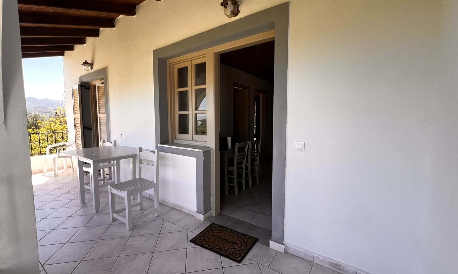 Listing photograph 3 of 12 of the apartment in Karousades, published by Corfu Home Finders.