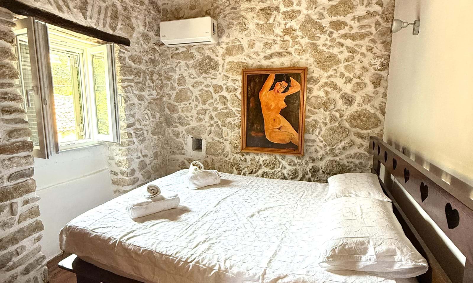 Listing photograph 6 of 10 of the house in Pagi, published by Corfu Home Finders.