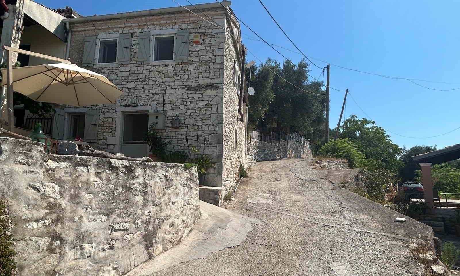 Listing photograph 2 of 14 of the house in Katavolos, published by Corfu Home Finders.