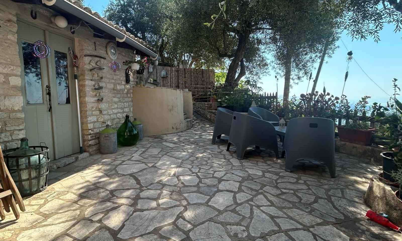 Listing photograph 4 of 14 of the house in Katavolos, published by Corfu Home Finders.