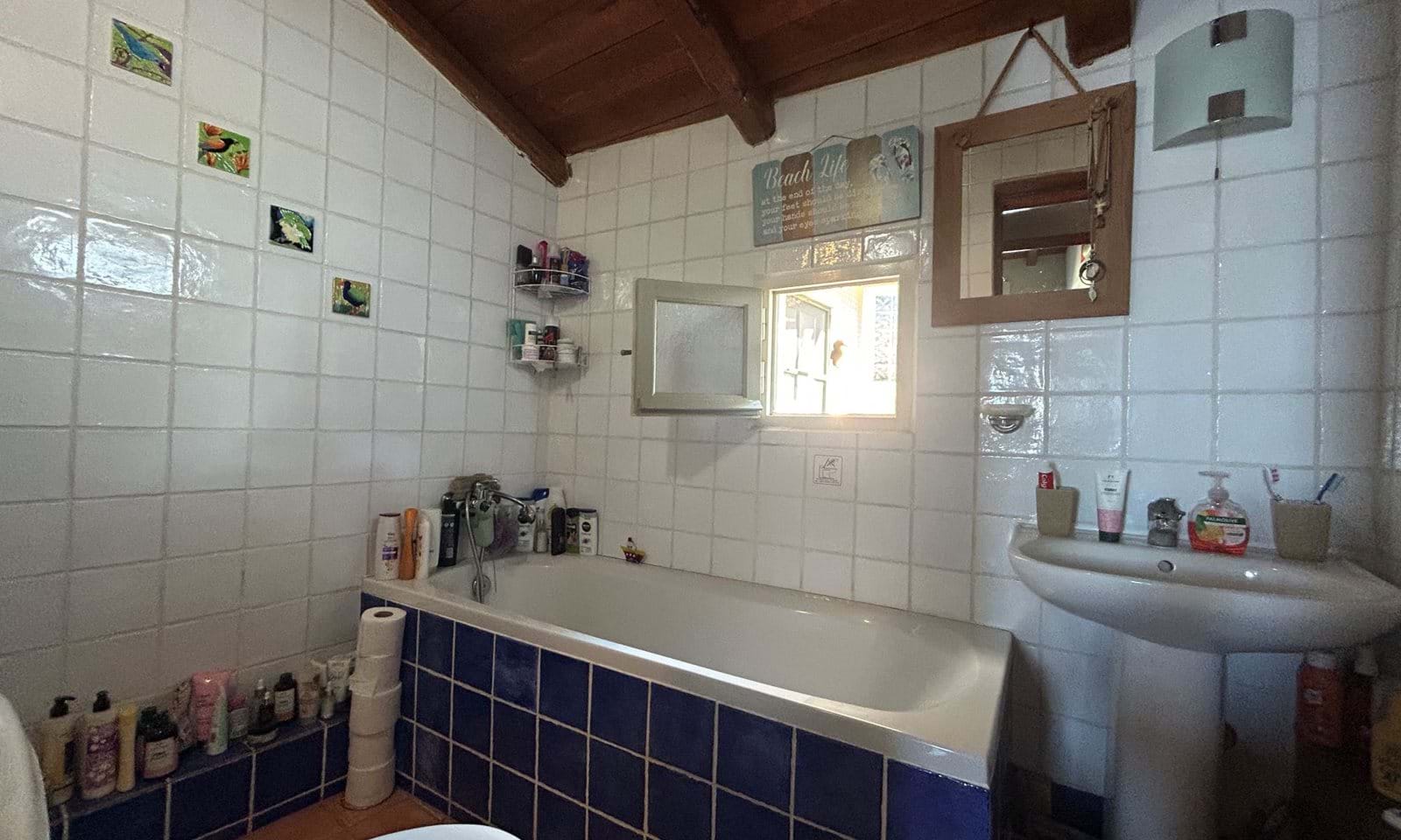 Listing photograph 11 of 14 of the house in Katavolos, published by Corfu Home Finders.