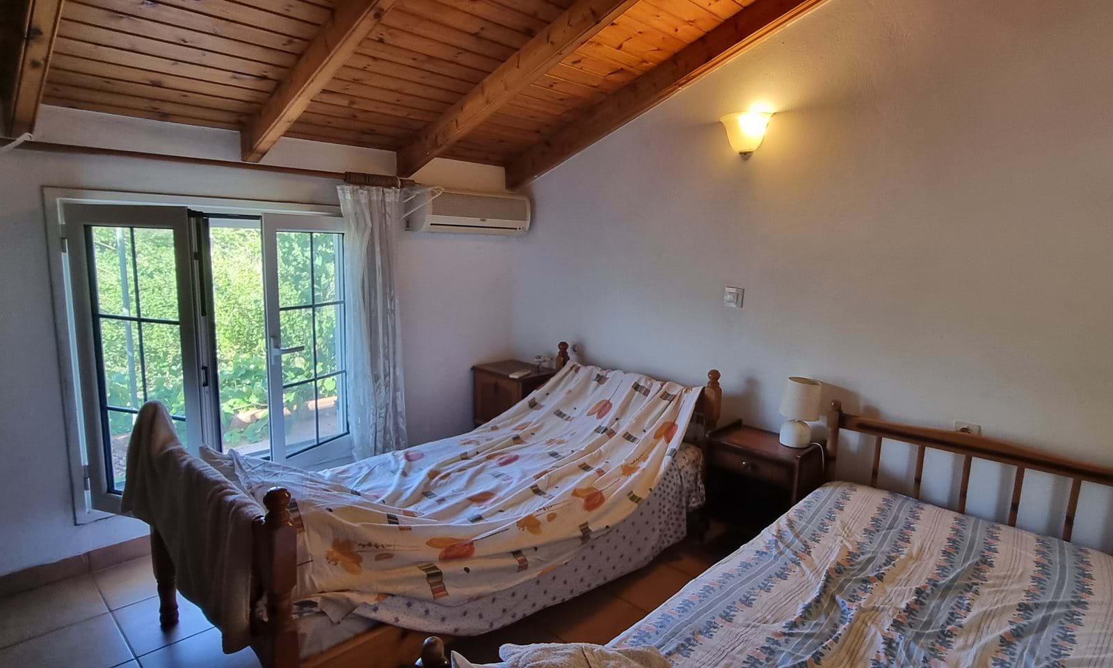Listing photograph 8 of 13 of the apartment in Moraitika, published by Corfu Home Finders.