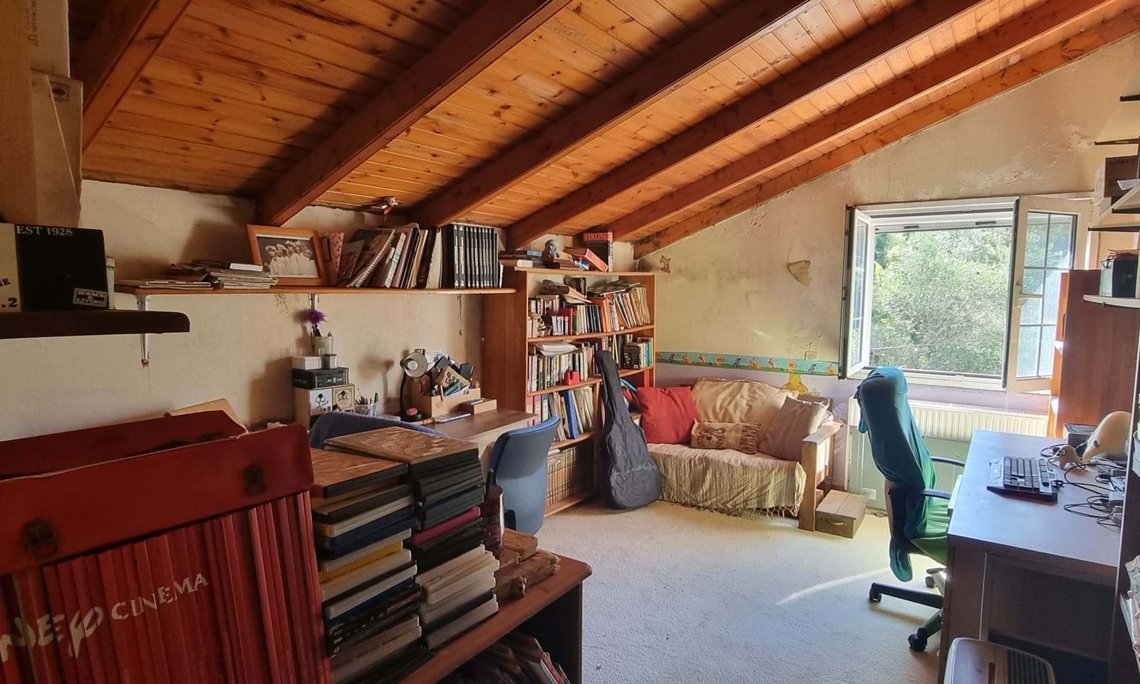 Listing photograph 3 of 13 of the apartment in Moraitika, published by Corfu Home Finders.