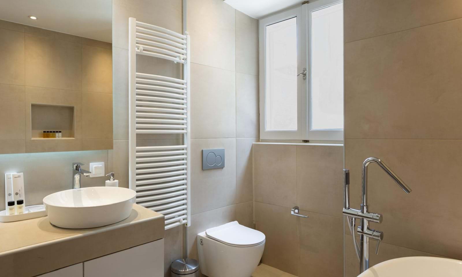 Listing photograph 10 of 12 of the apartment in Corfu Town, published by Corfu Home Finders.