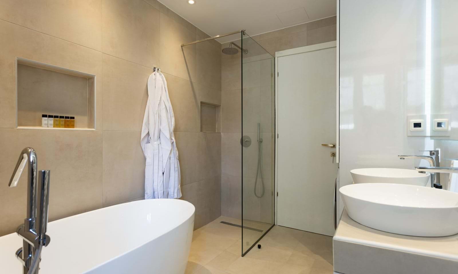 Listing photograph 11 of 12 of the apartment in Corfu Town, published by Corfu Home Finders.