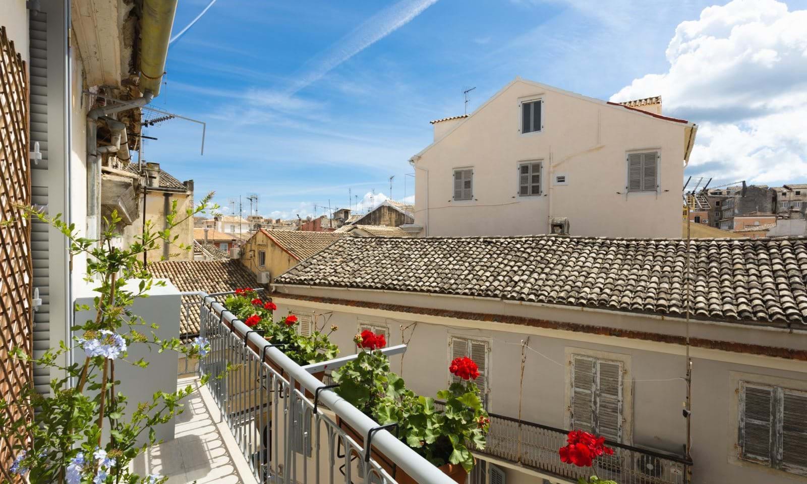 Listing photograph 1 of 12 of the apartment in Corfu Town, published by Corfu Home Finders.