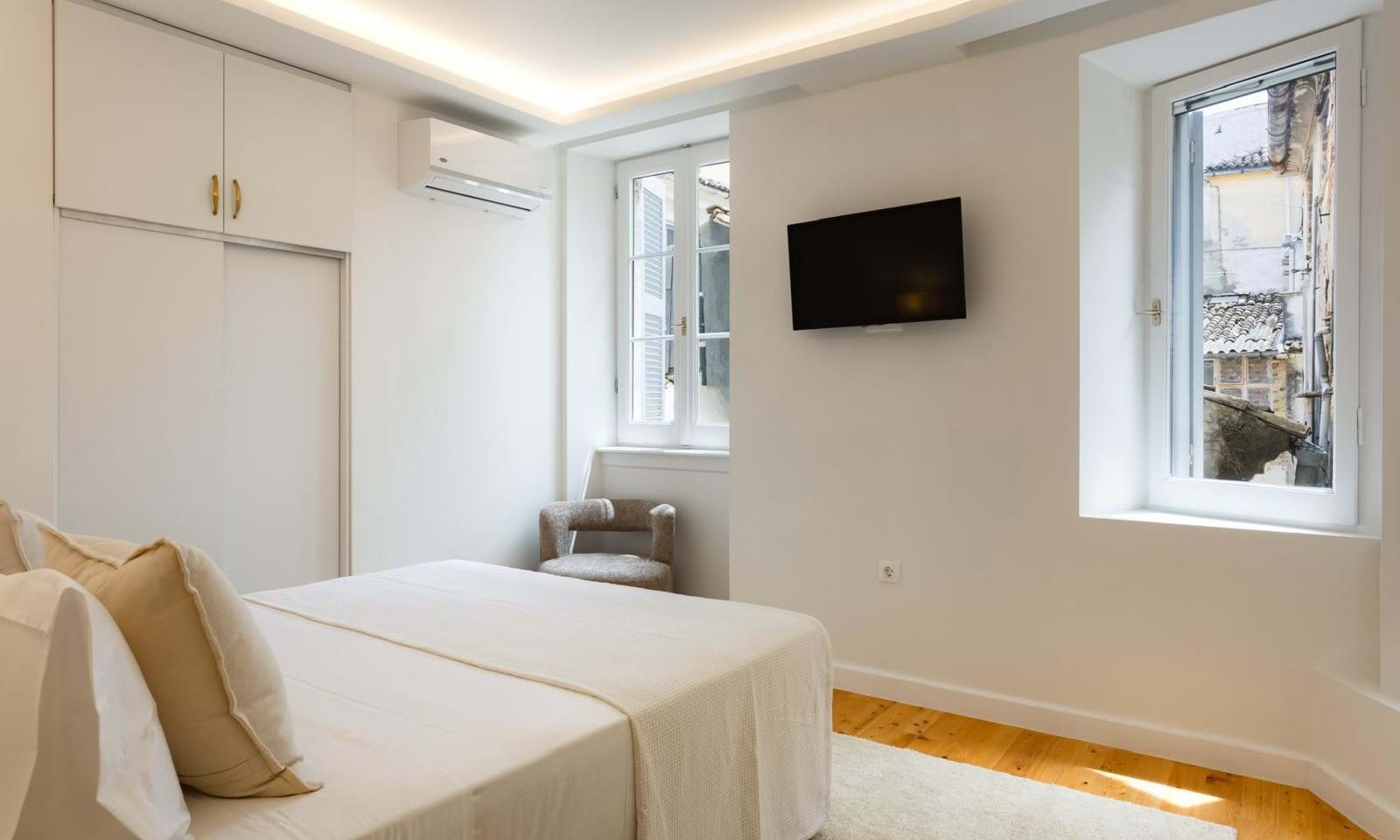 Listing photograph 8 of 12 of the apartment in Corfu Town, published by Corfu Home Finders.