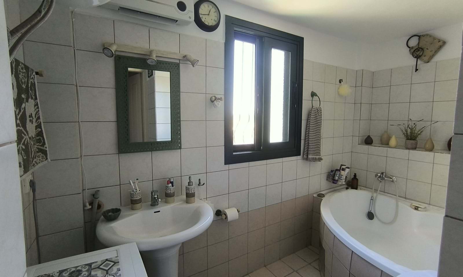 Listing photograph 13 of 17 of the house in Giannades, published by Corfu Home Finders.