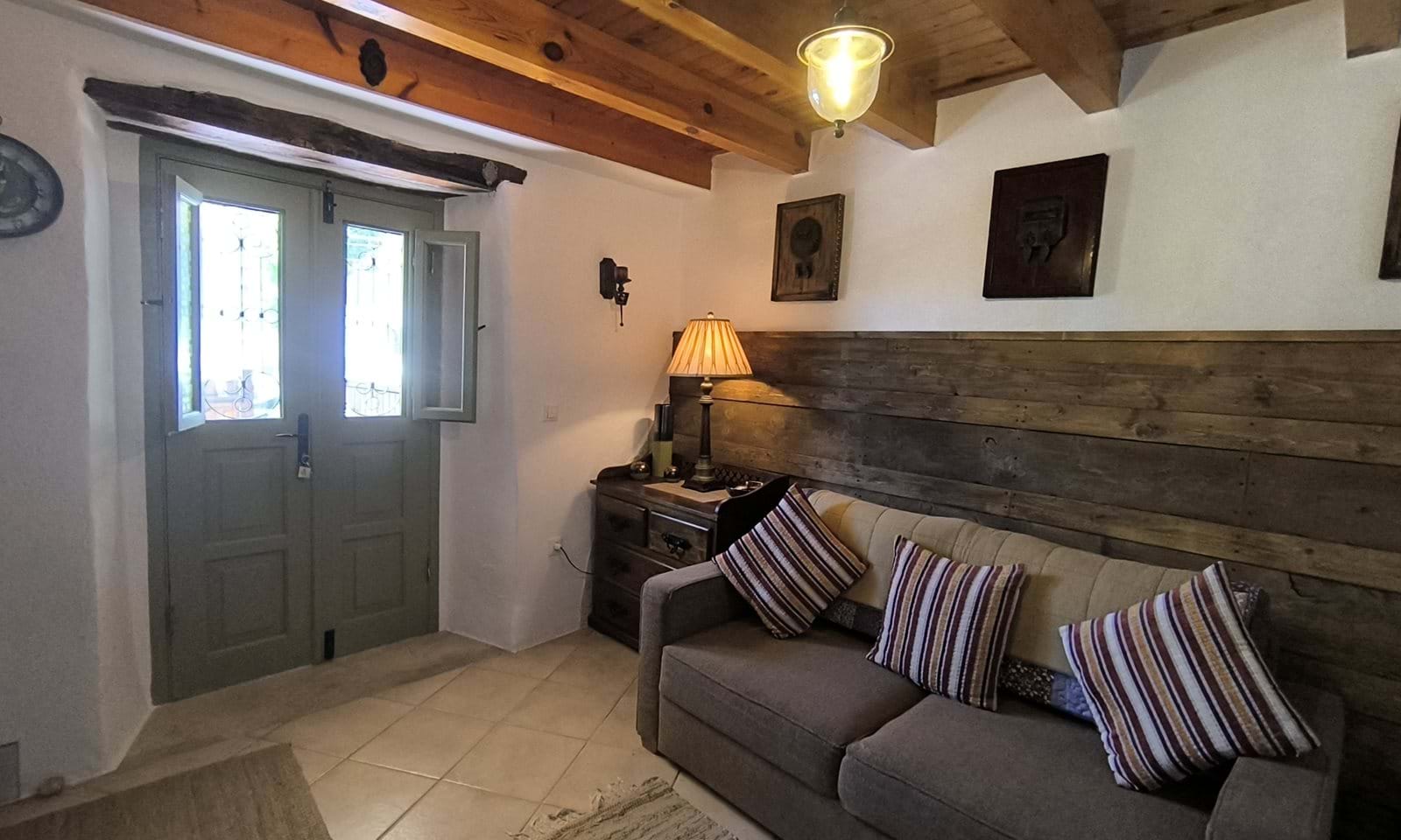 Listing photograph 14 of 17 of the house in Giannades, published by Corfu Home Finders.