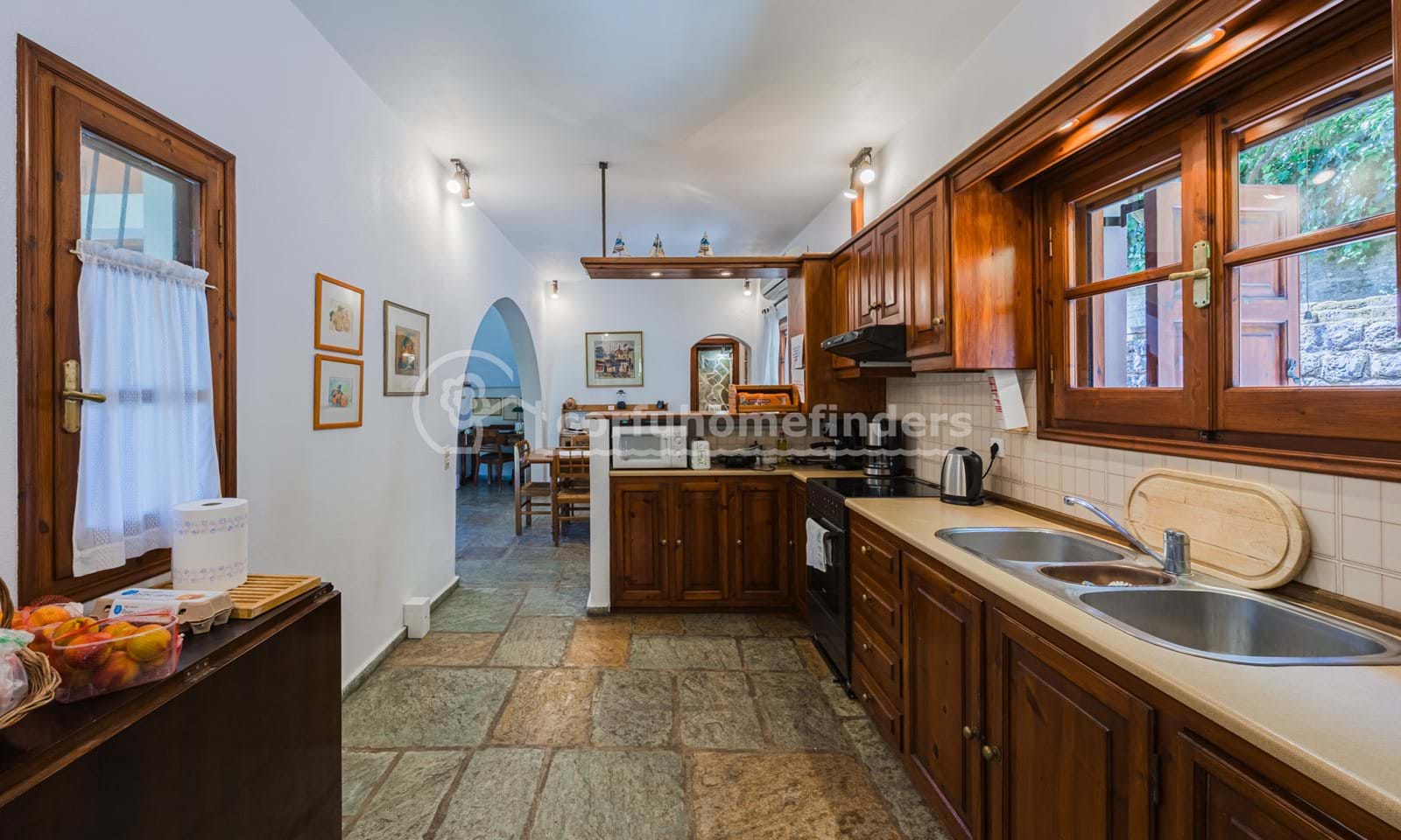 Listing photograph 11 of 28 of the house in Pagi, published by Corfu Home Finders.