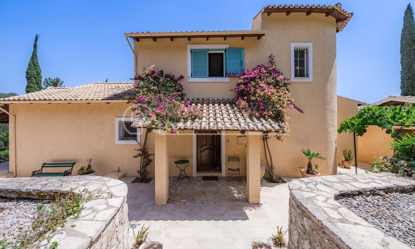 Listing photograph 1 of 28 of the house in Poulades, published by Corfu Home Finders.