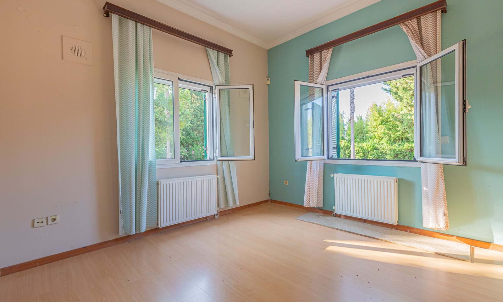 Listing photograph 12 of 29 of the house in Kynopiastes, published by Corfu Home Finders.