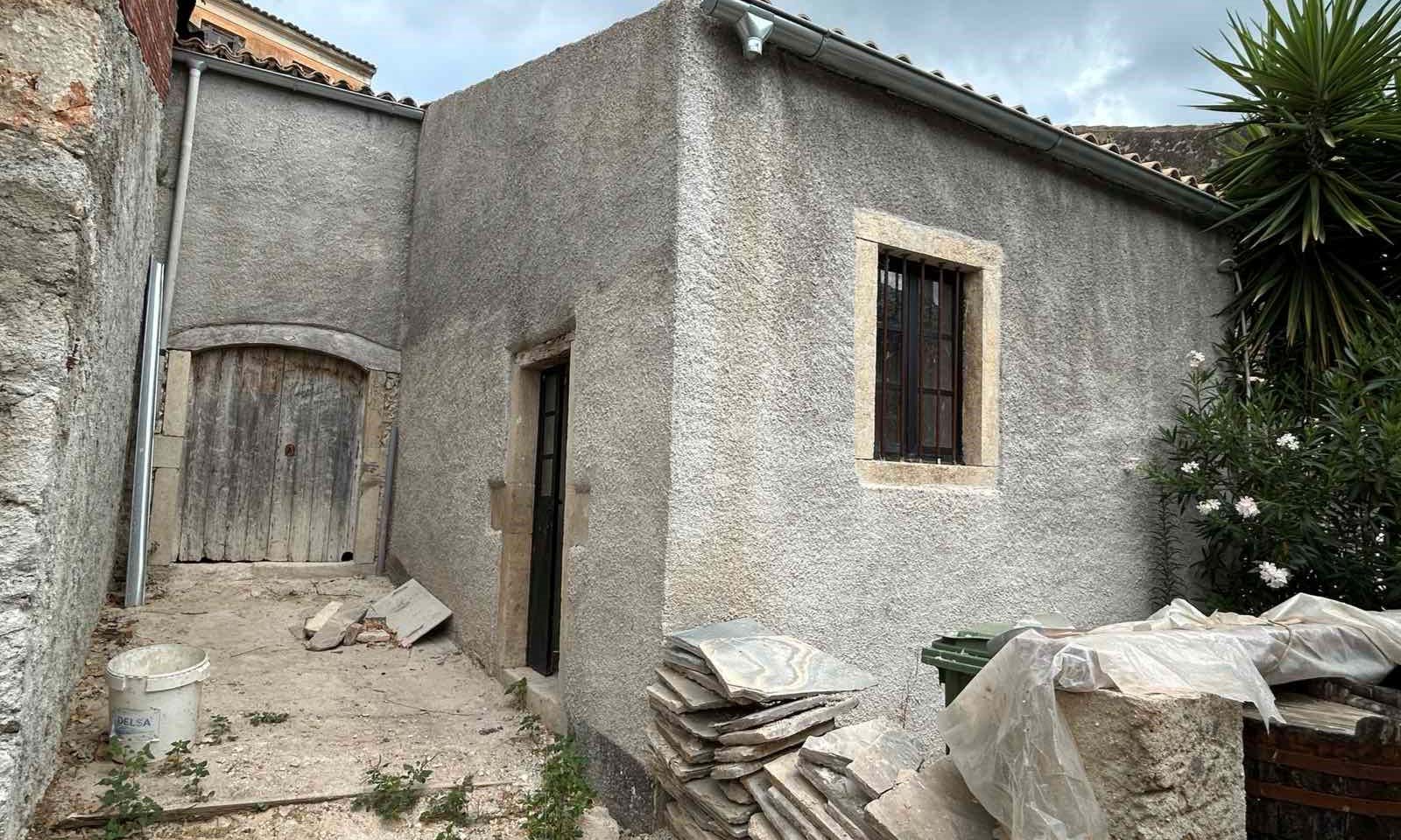 Listing photograph 2 of 8 of the house in Ano Korakiana, published by Corfu Home Finders.