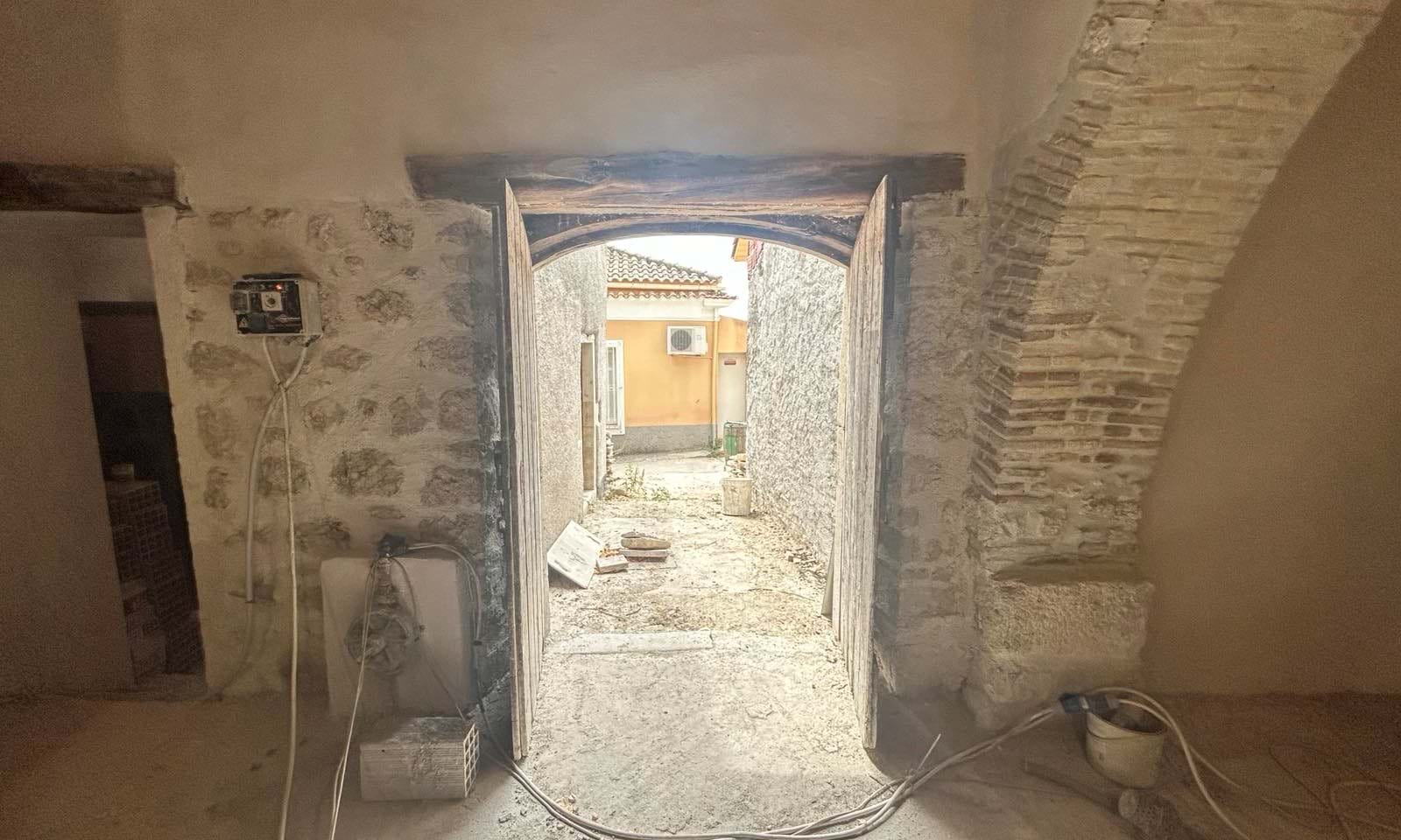 Listing photograph 3 of 8 of the house in Ano Korakiana, published by Corfu Home Finders.