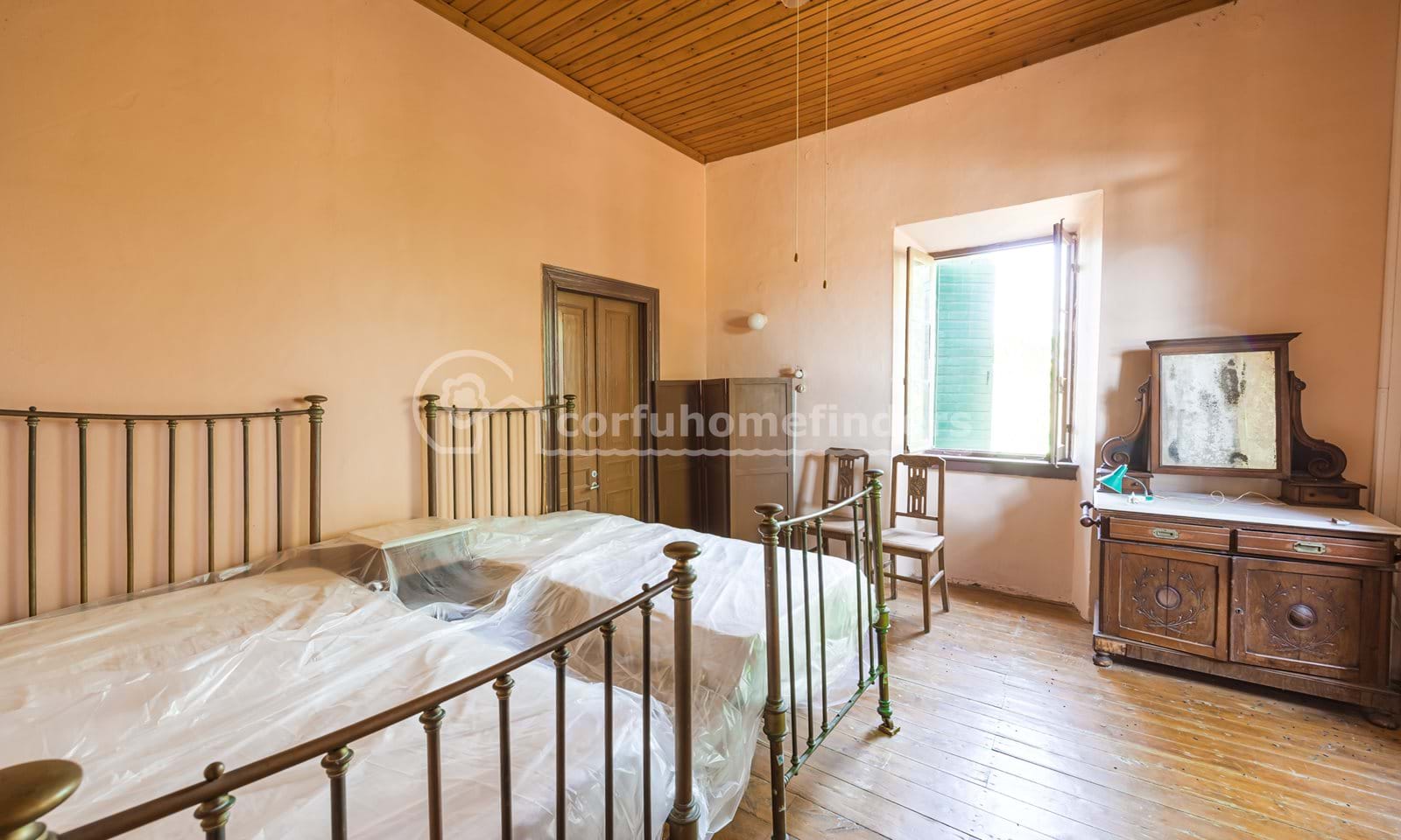 Listing photograph 13 of 18 of the house in Agii Douli, published by Corfu Home Finders.