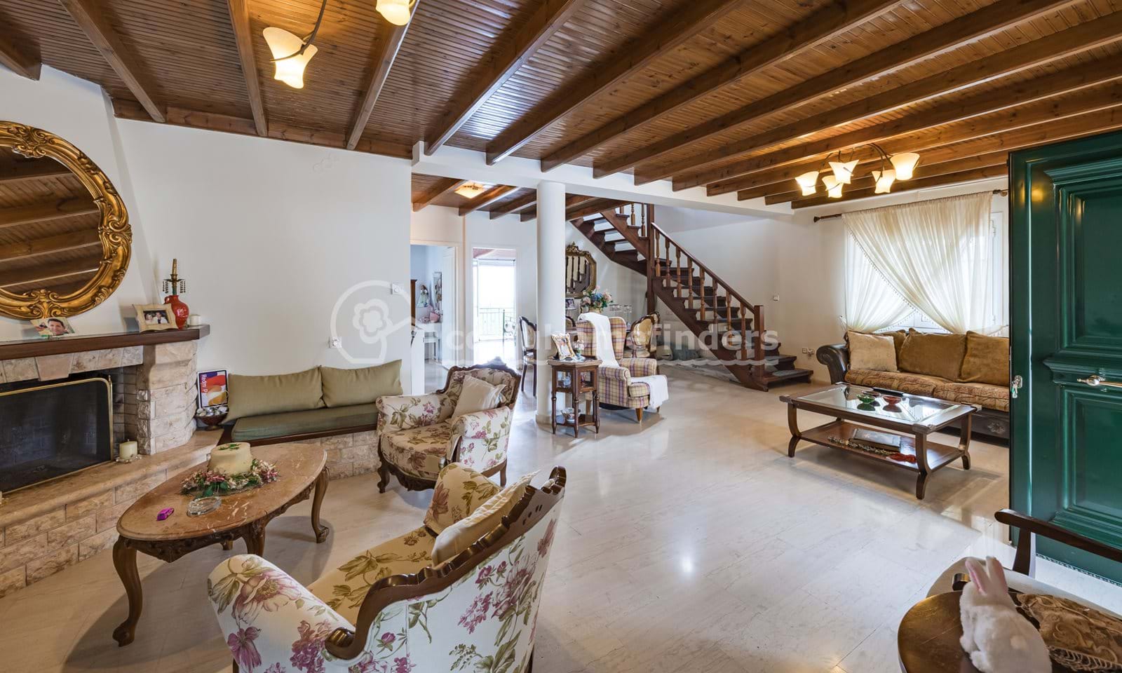 Listing photograph 6 of 25 of the house in Karousades, published by Corfu Home Finders.