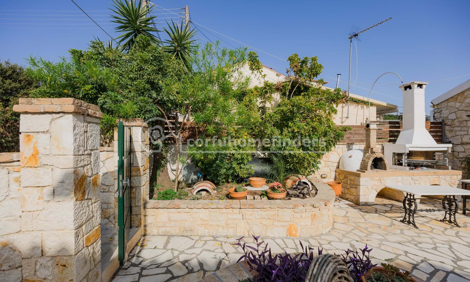 Listing photograph 3 of 25 of the house in Karousades, published by Corfu Home Finders.