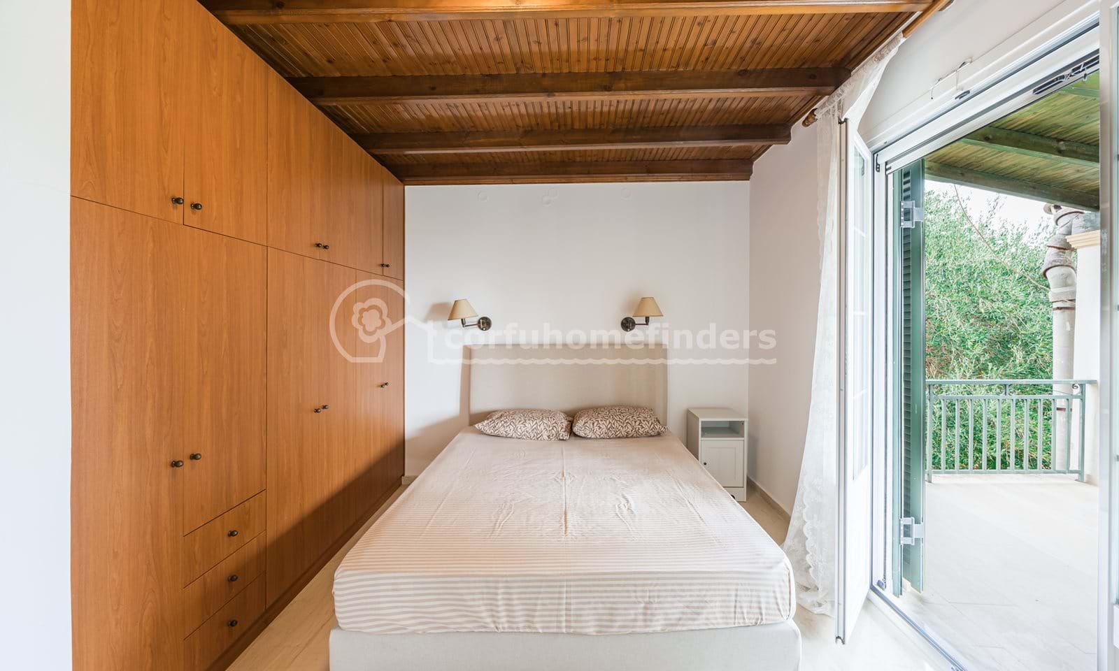 Listing photograph 11 of 25 of the house in Karousades, published by Corfu Home Finders.