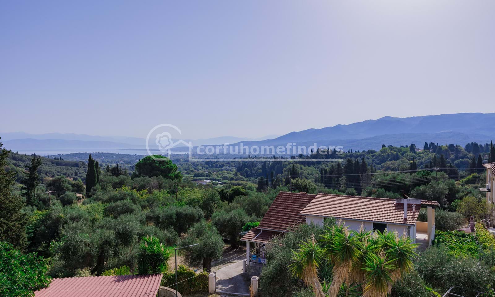 Listing photograph 19 of 25 of the house in Karousades, published by Corfu Home Finders.