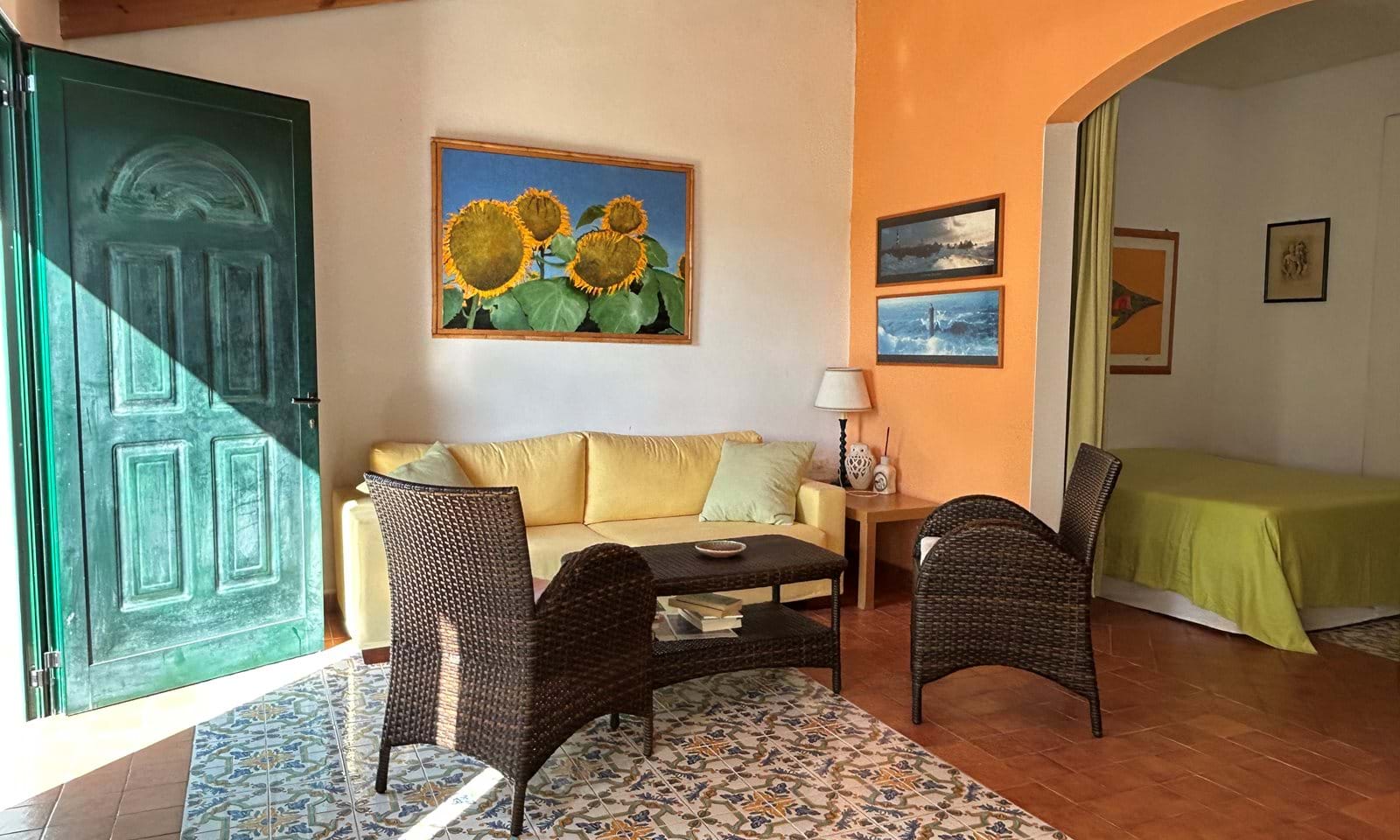 Listing photograph 5 of 13 of the apartment in Gardelades, published by Corfu Home Finders.