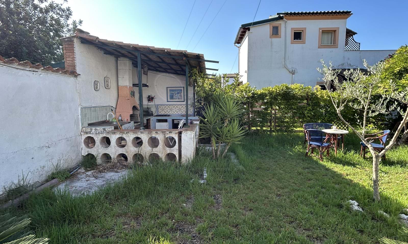 Listing photograph 3 of 13 of the apartment in Gardelades, published by Corfu Home Finders.