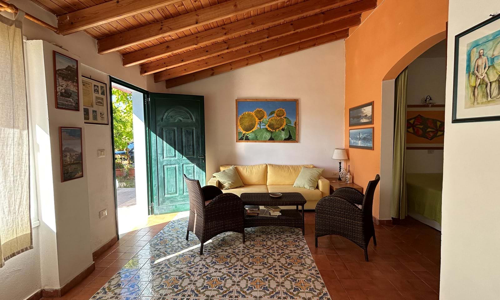 Listing photograph 6 of 13 of the apartment in Gardelades, published by Corfu Home Finders.
