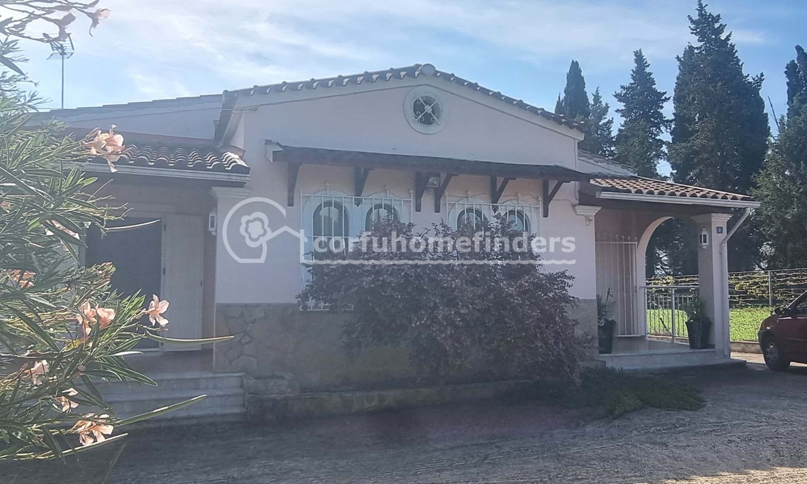 Listing photograph 1 of 25 of the house in Lefkimmi, published by Corfu Home Finders.